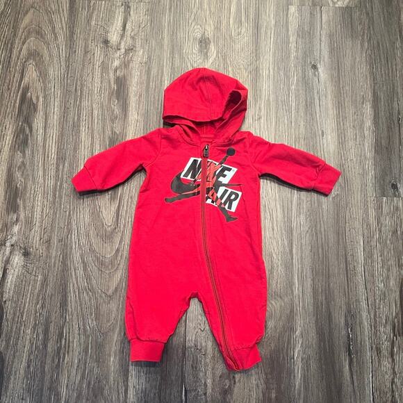 Nike Air Jordan Baby 3M Onesie - Picture 2 of 5